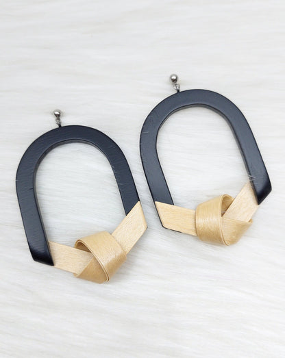 Arch hoop earrings