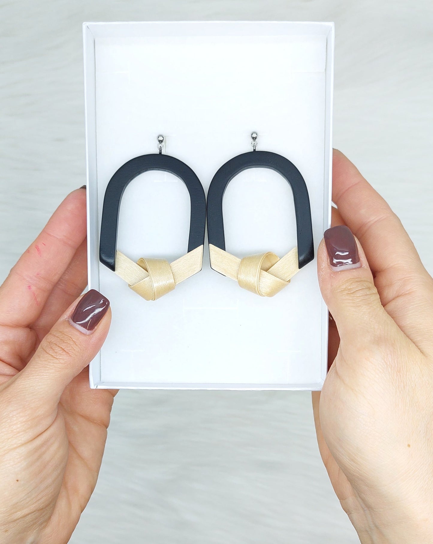 Arch hoop earrings