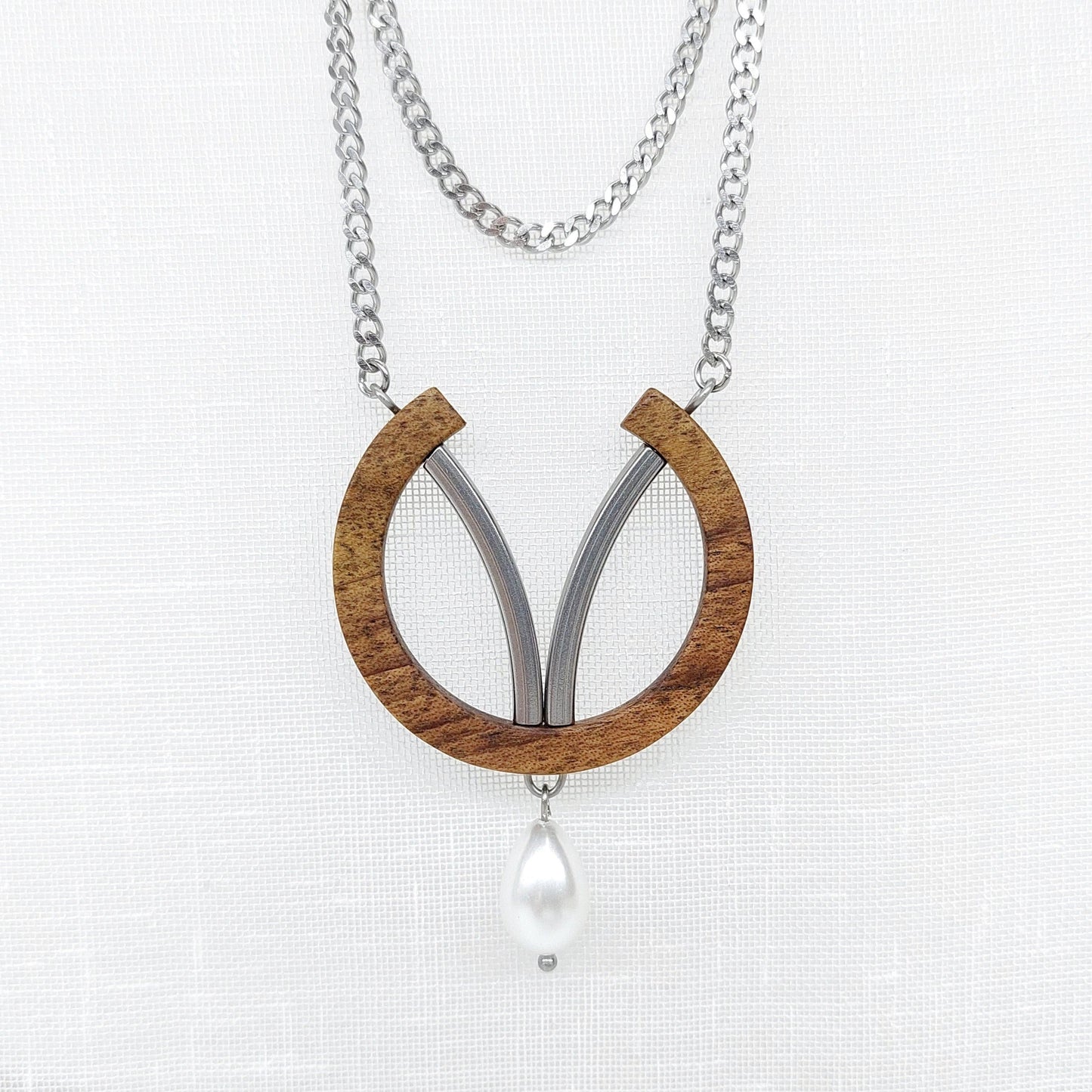 2 in 1 Round walnut pendant necklace with pearl